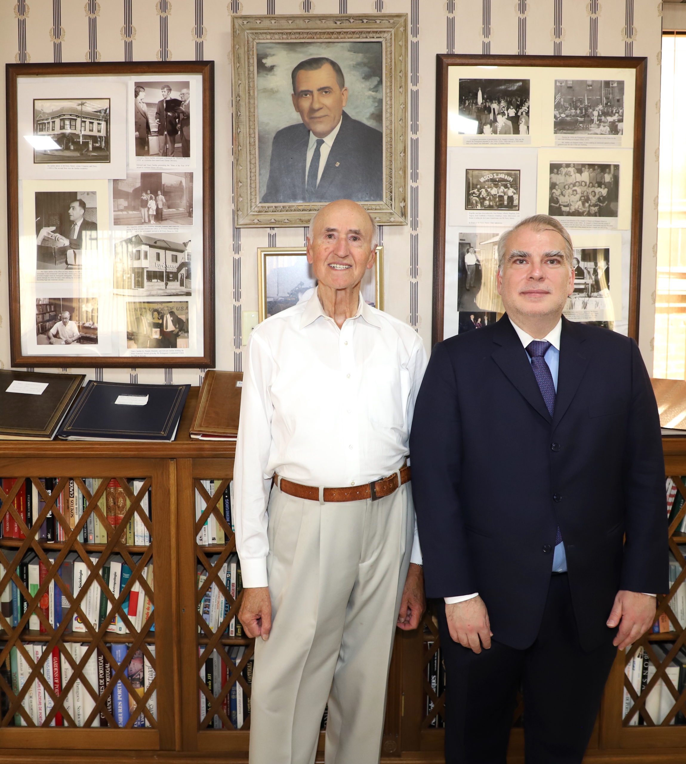 NEWARK: Cônsul-geral Luís Sequeira visitou instalações do jornal LUSO- AMERICANO no Ironbound - LusoAmericano